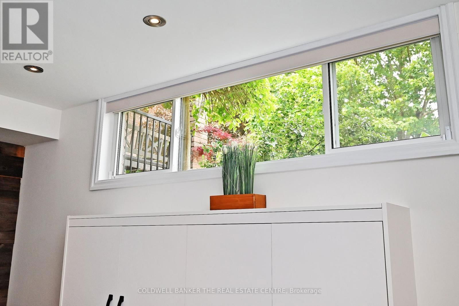 15 EARLS COURT Image 33