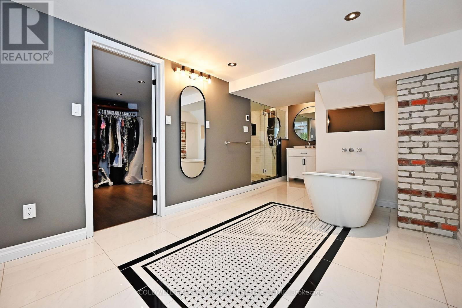 15 EARLS COURT Image 36