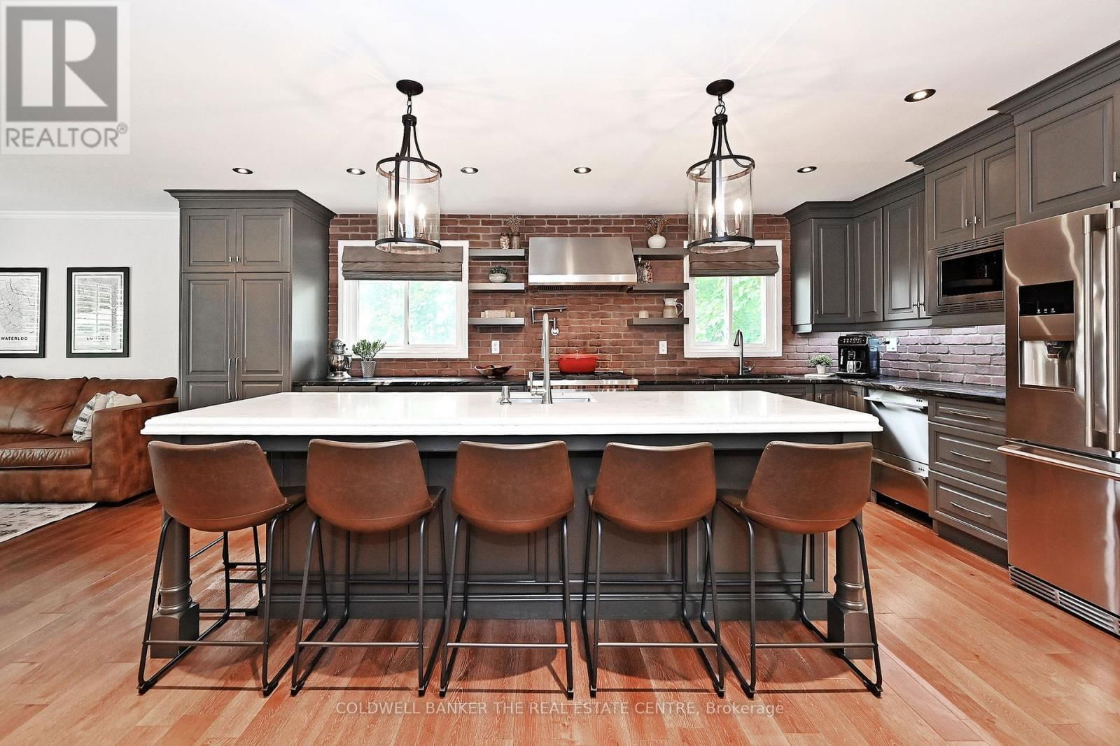 15 EARLS COURT Image 9
