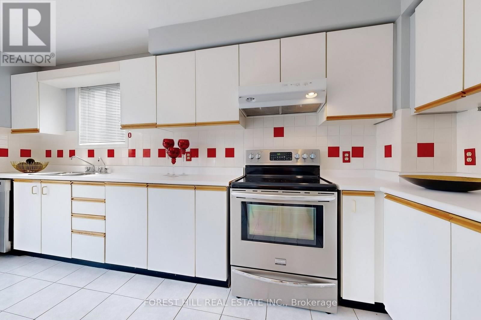 29 ARISAIG DRIVE Image 11