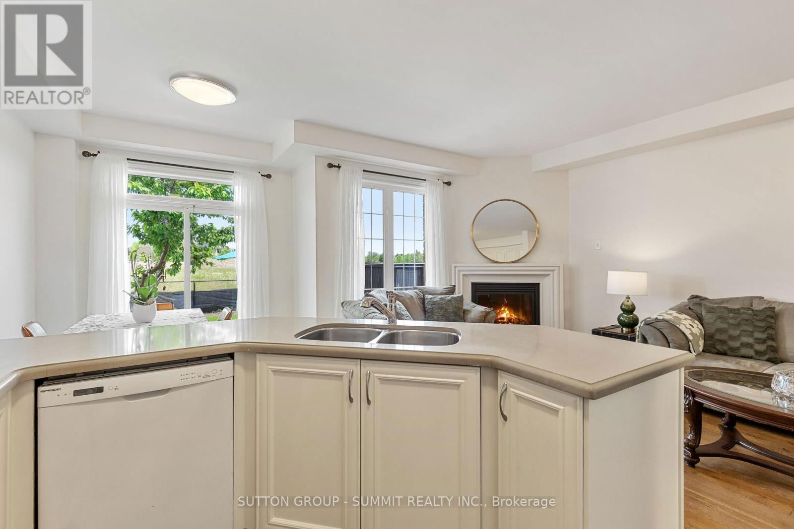 32 GOSNEL CIRCLE Image 14