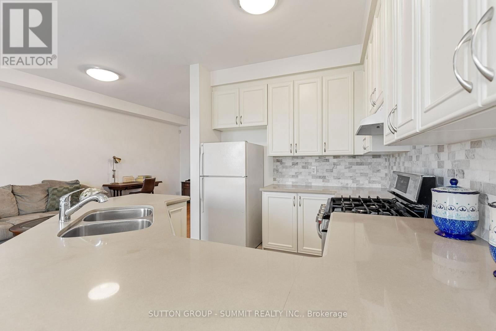 32 GOSNEL CIRCLE Image 15