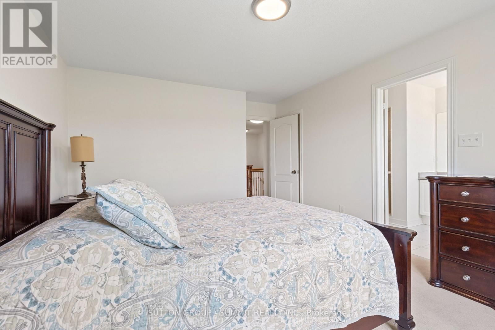 32 GOSNEL CIRCLE Image 22