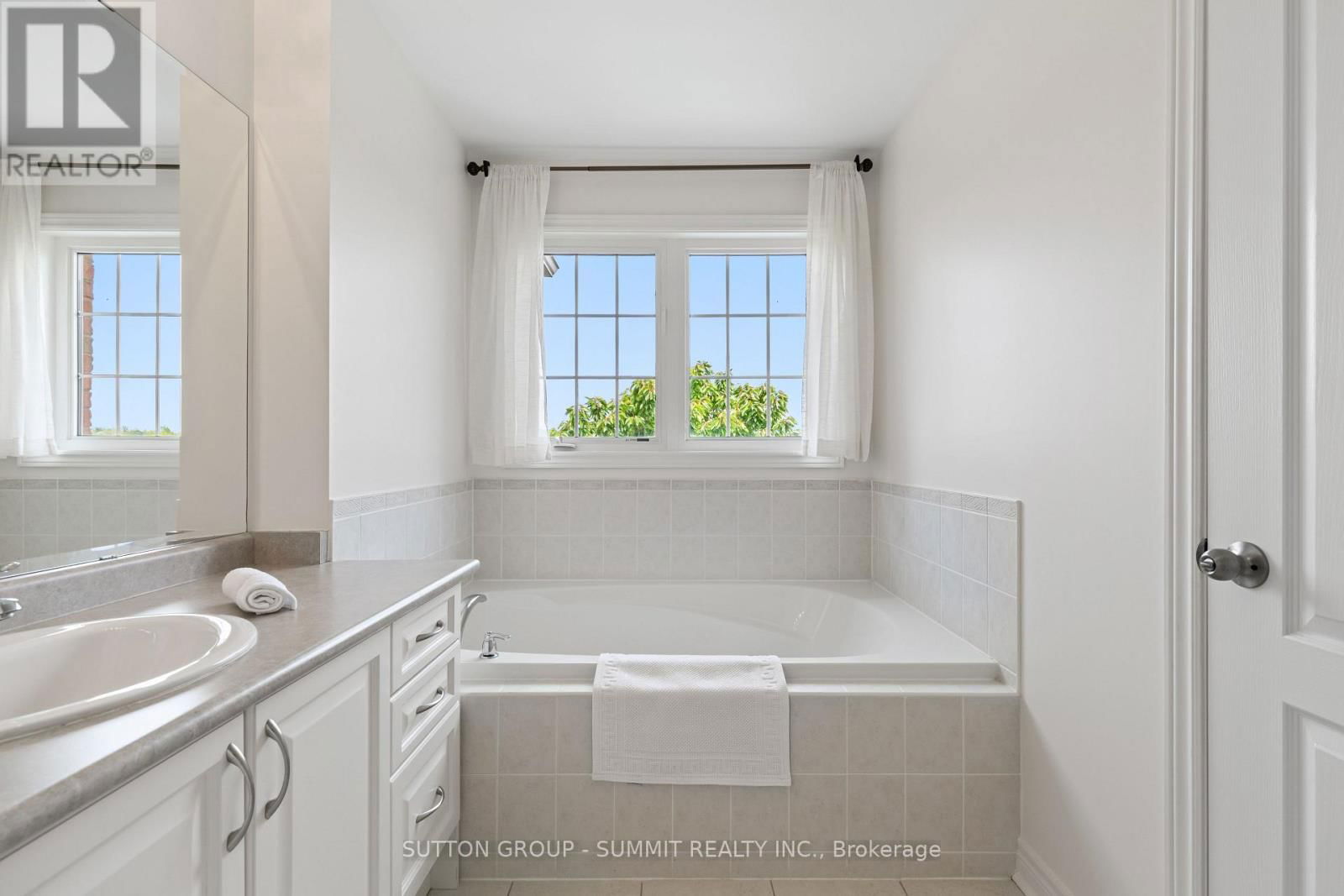 32 GOSNEL CIRCLE Image 26