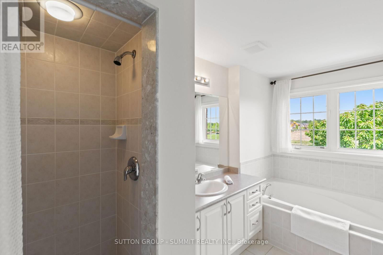 32 GOSNEL CIRCLE Image 27