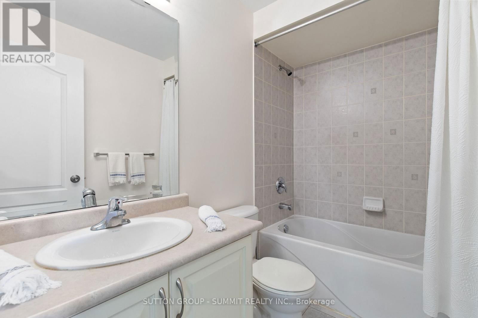 32 GOSNEL CIRCLE Image 29