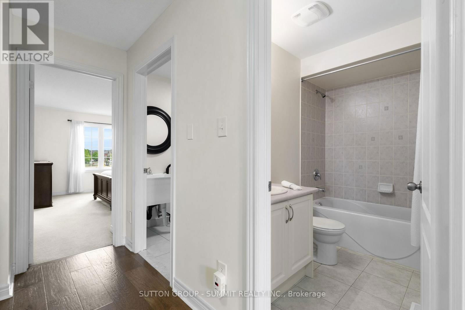 32 GOSNEL CIRCLE Image 30