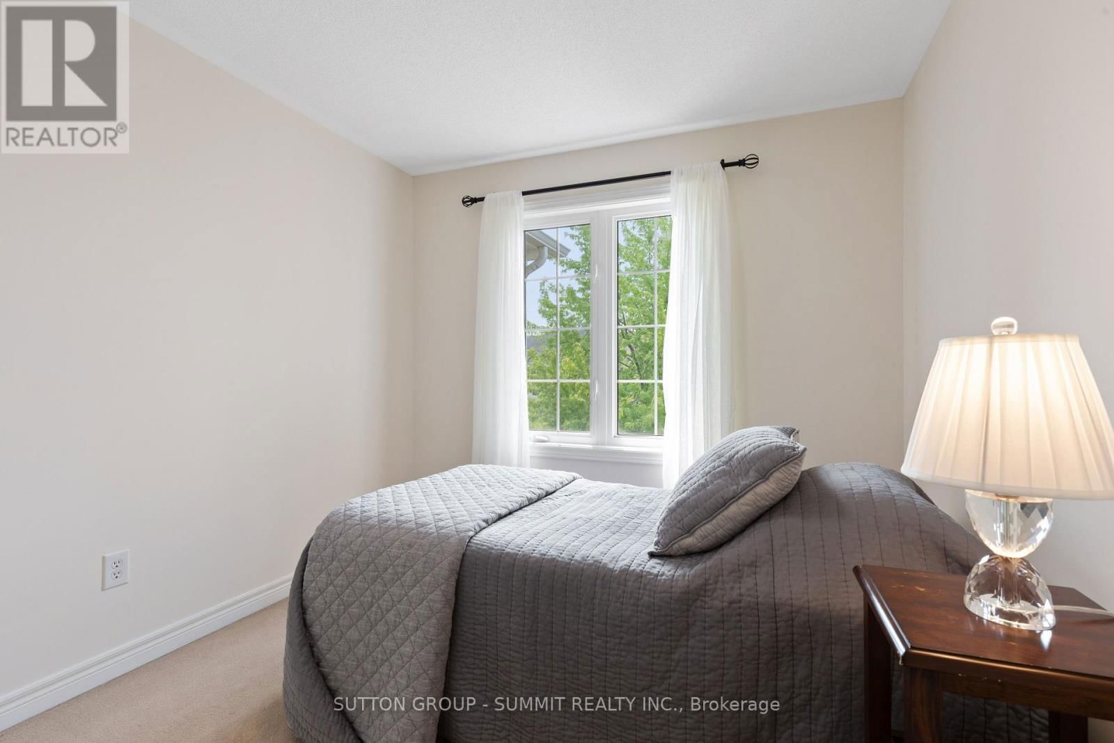32 GOSNEL CIRCLE Image 31