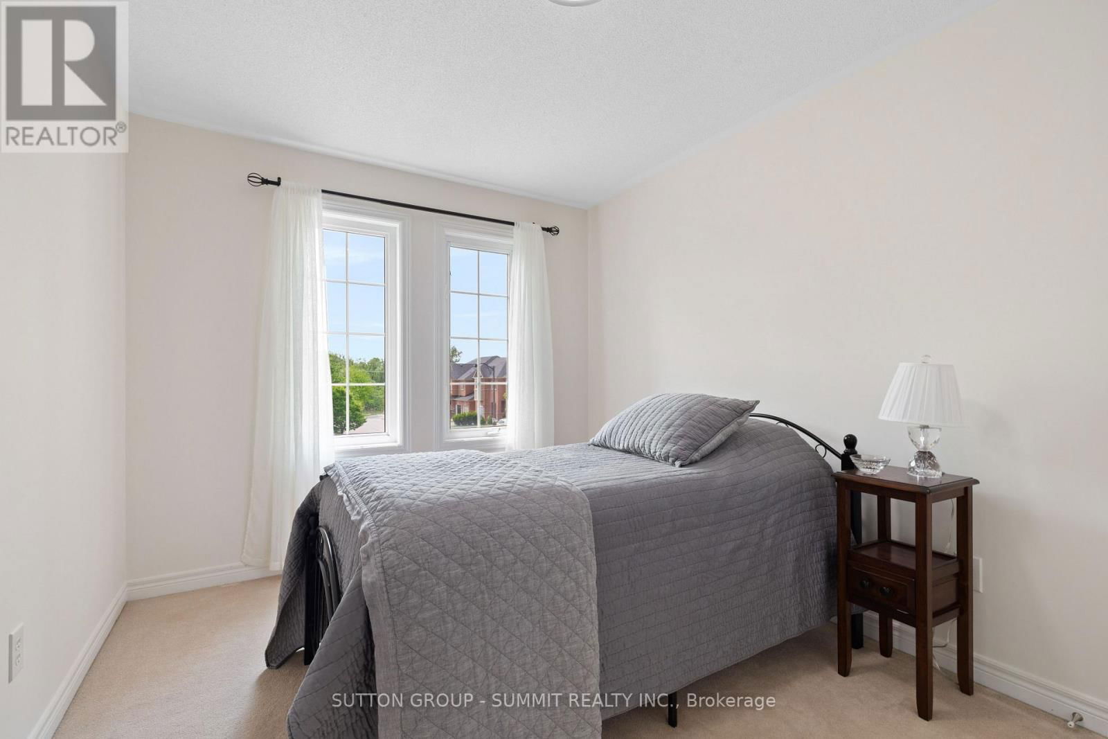 32 GOSNEL CIRCLE Image 33