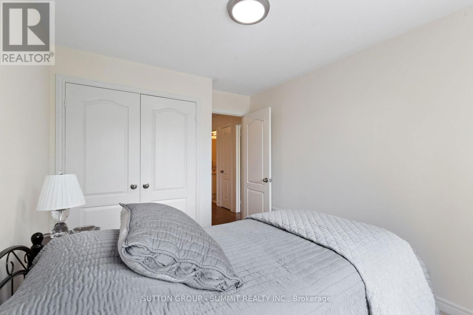 32 GOSNEL CIRCLE Image 34