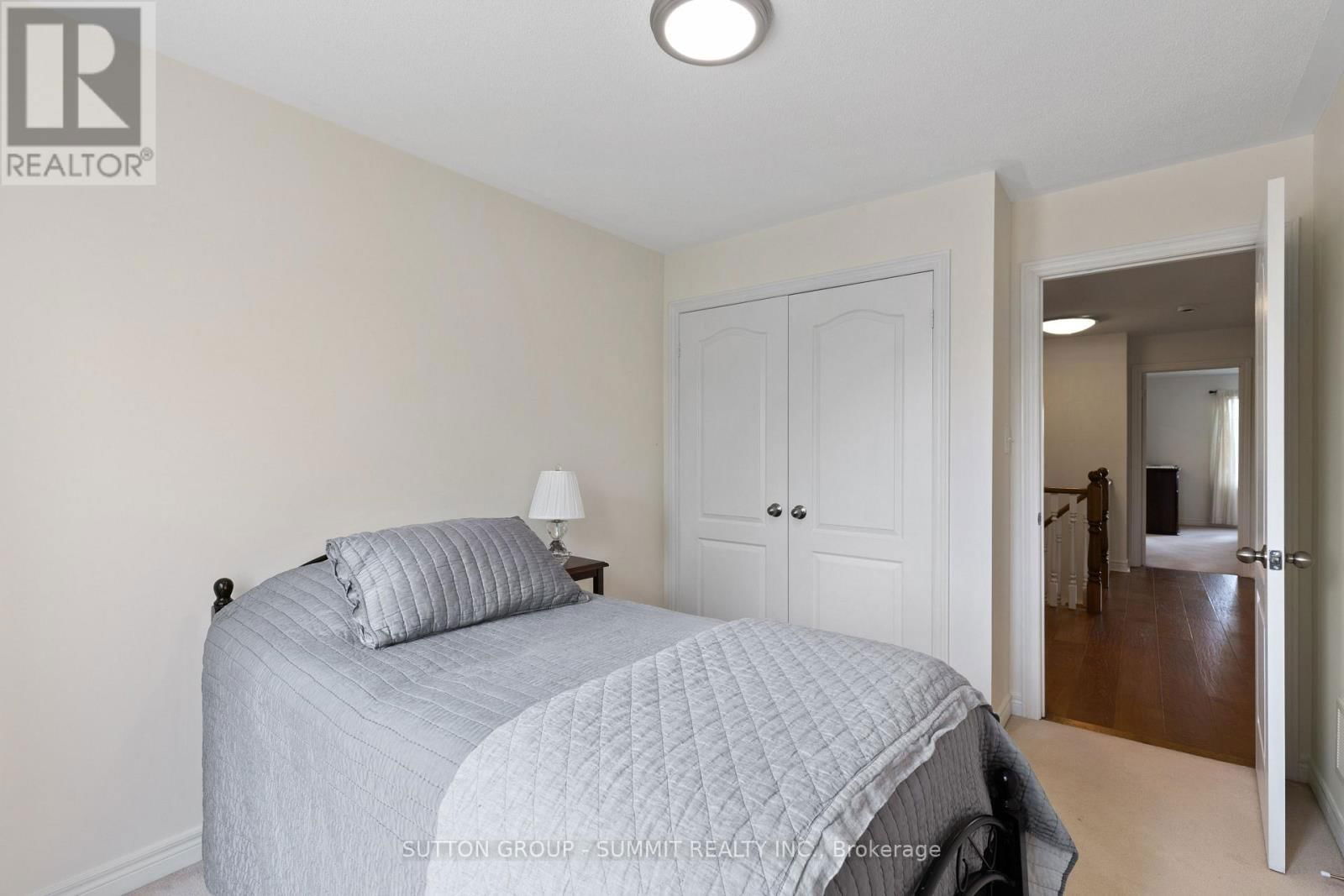 32 GOSNEL CIRCLE Image 35
