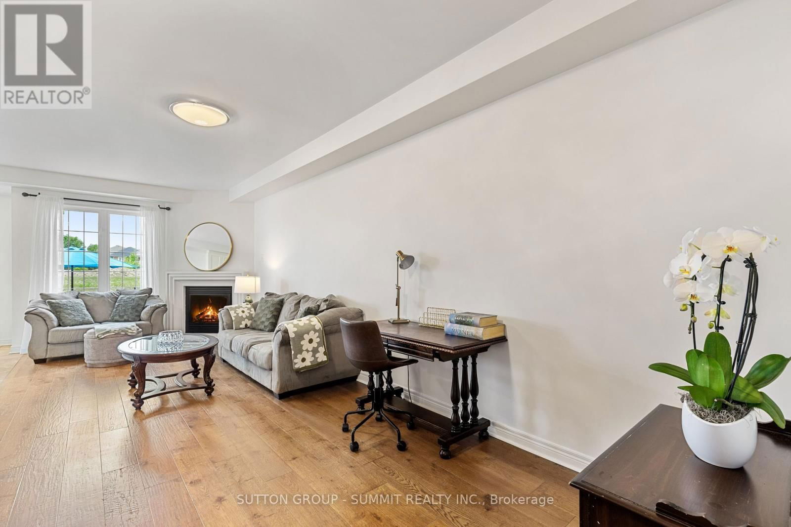 32 GOSNEL CIRCLE Image 7