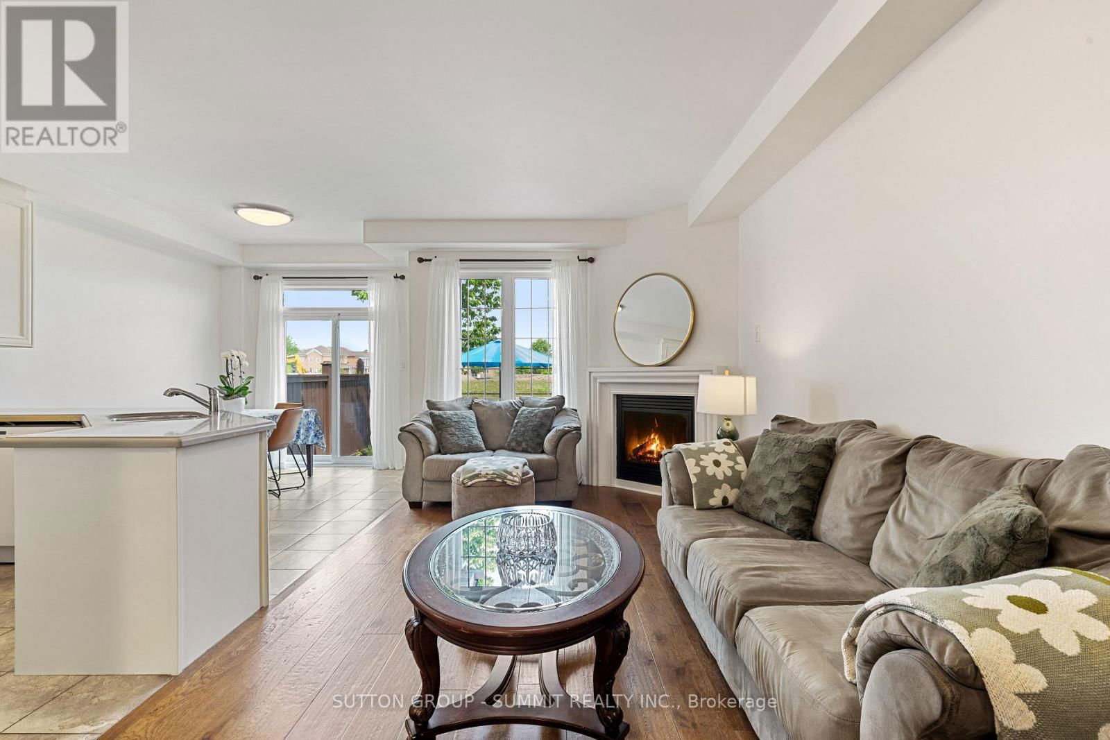 32 GOSNEL CIRCLE Image 8