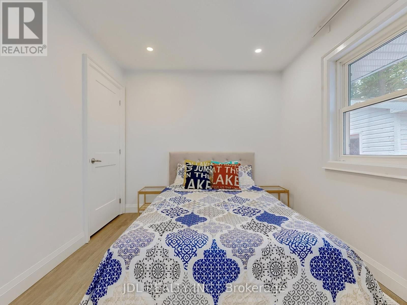 25220 MAPLE BEACH ROAD Image 21