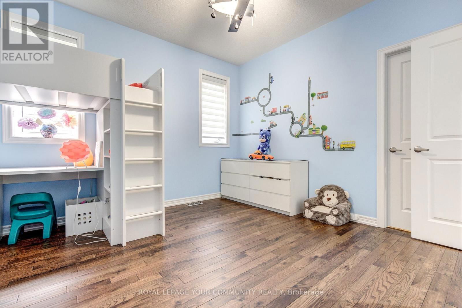 14 BEACONSFIELD DRIVE Image 32