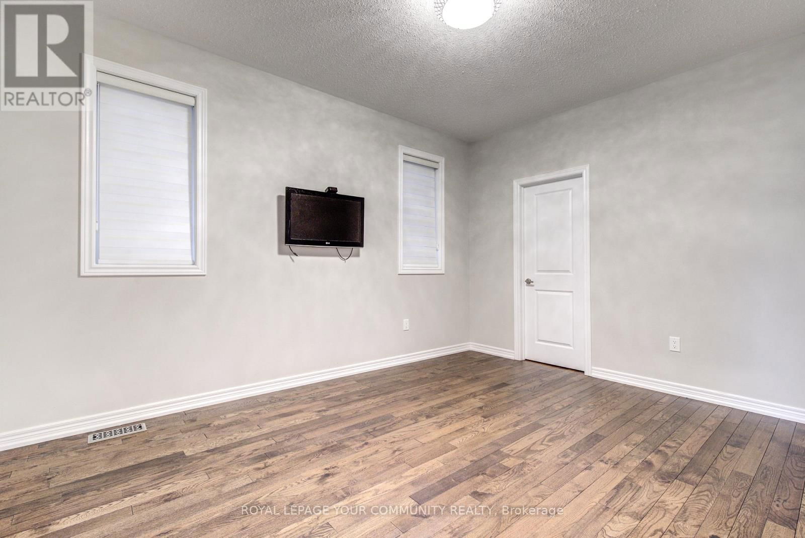 14 BEACONSFIELD DRIVE Image 35