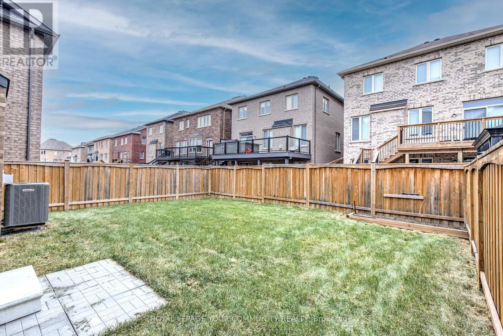 14 BEACONSFIELD DRIVE Image 37