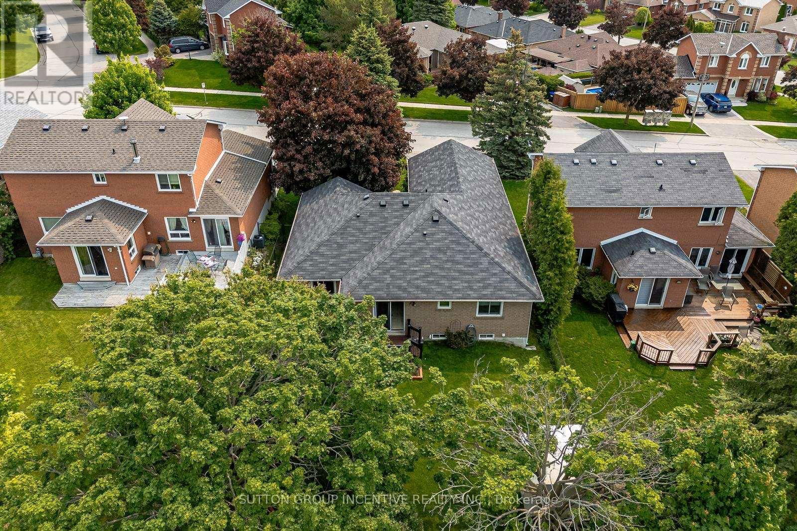47 MILLS COURT Image 33