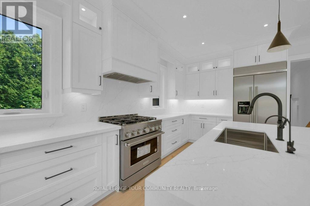 92 HOWARD ROAD Image 21