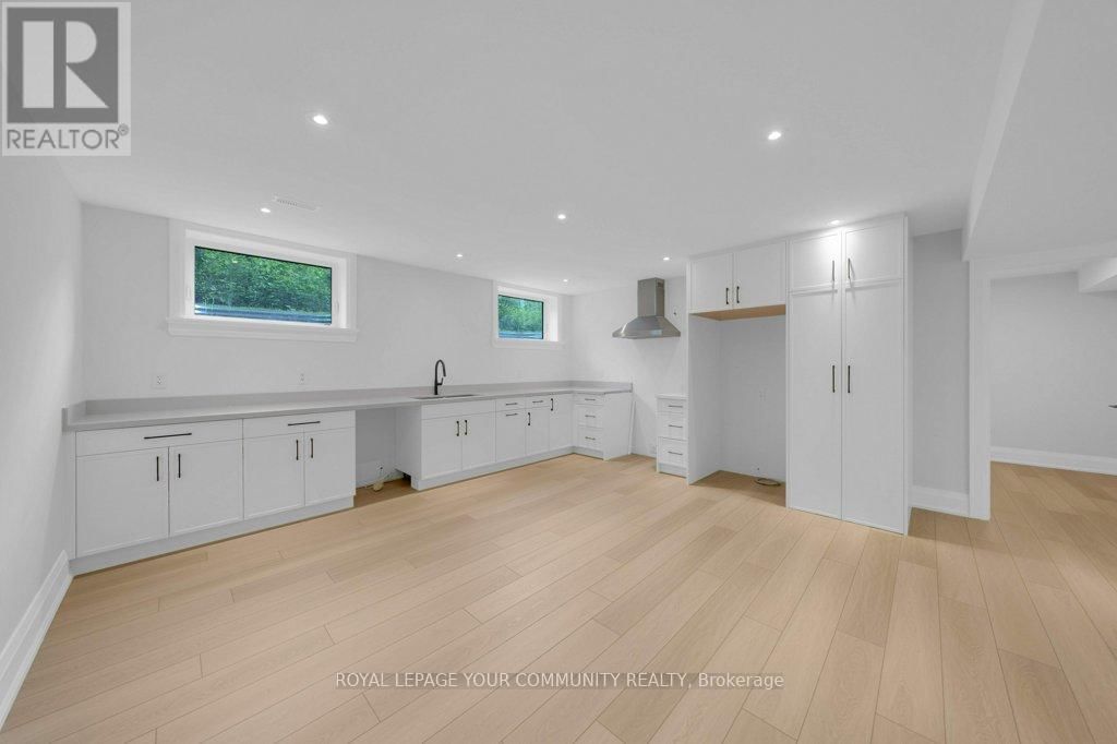92 HOWARD ROAD Image 43