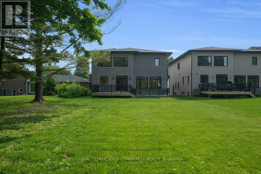 92 HOWARD ROAD Image 46