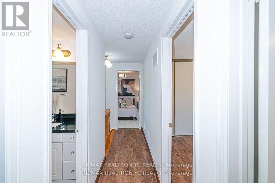 19 BRECKONWOOD CRESCENT Image 21