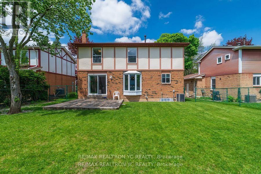 19 BRECKONWOOD CRESCENT Image 42