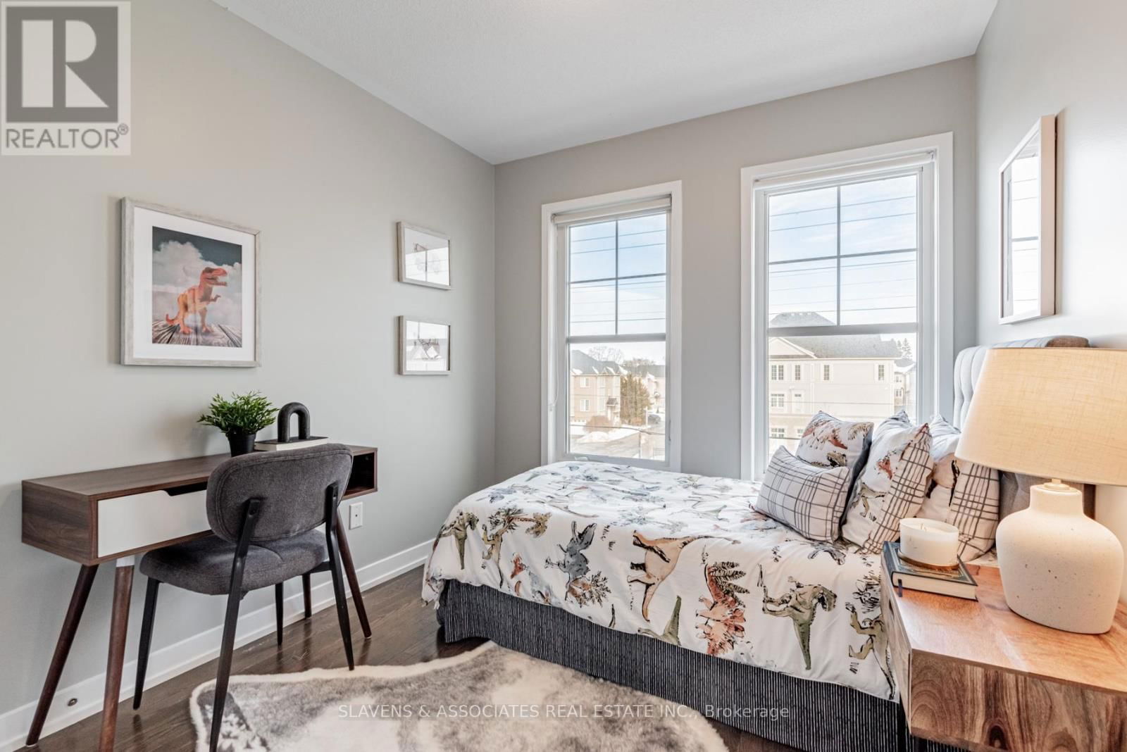 10610 BATHURST STREET Image 12