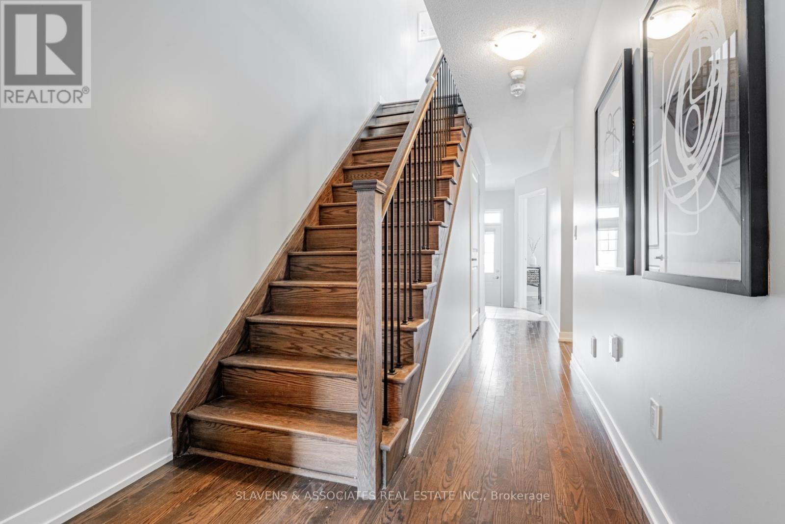 10610 BATHURST STREET Image 14