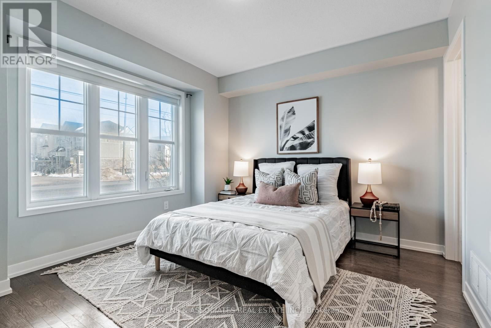10610 BATHURST STREET Image 15