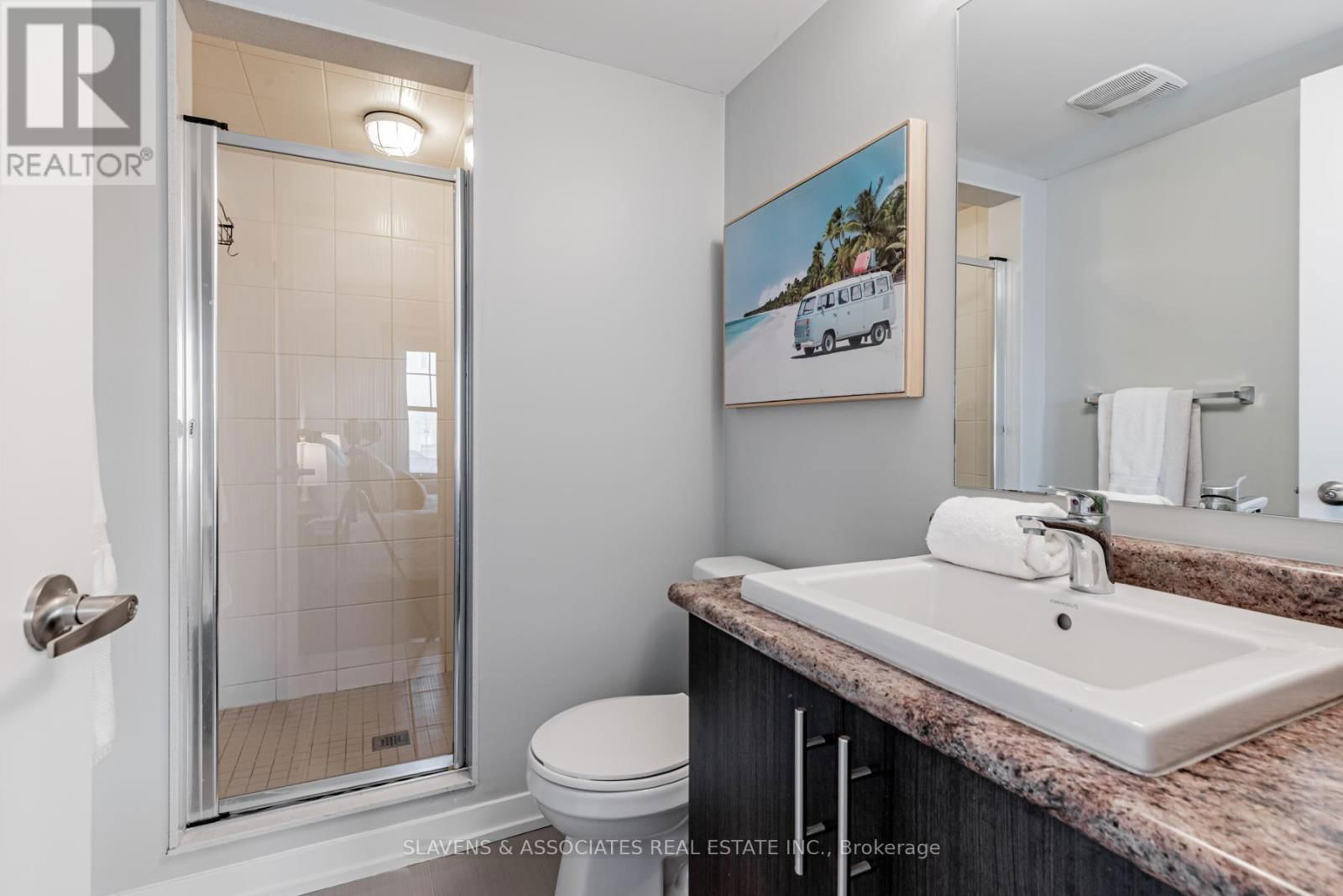 10610 BATHURST STREET Image 16