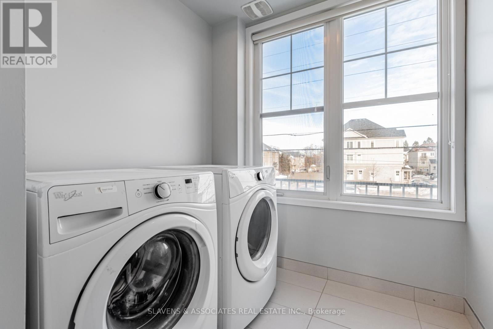 10610 BATHURST STREET Image 17