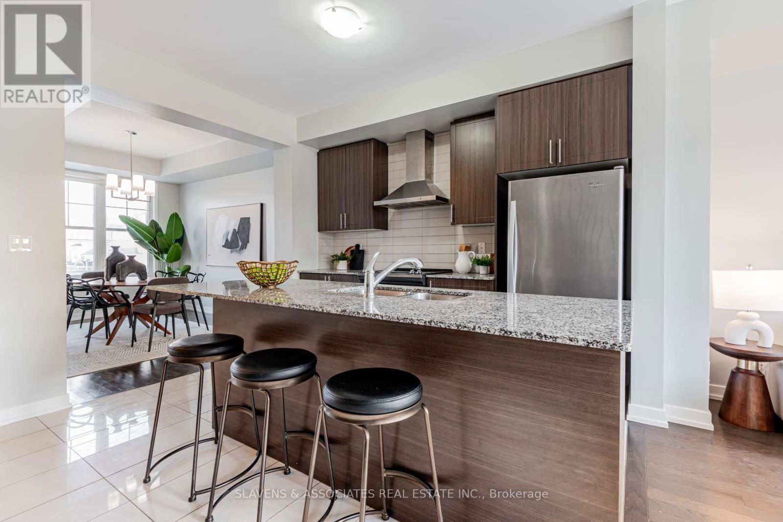 10610 BATHURST STREET Image 3
