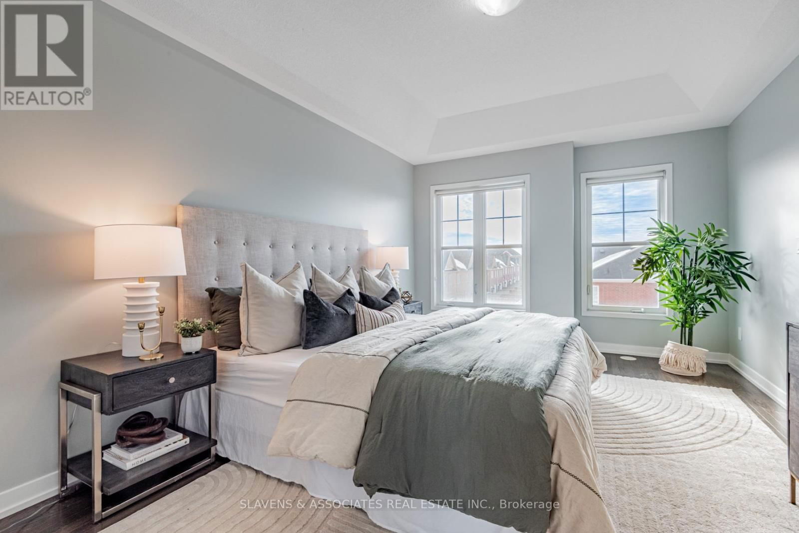 10610 BATHURST STREET Image 8