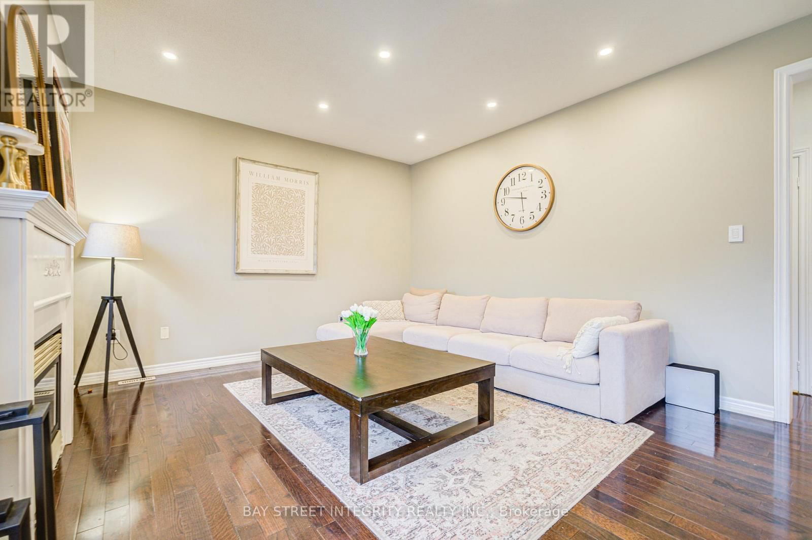 39 FORESTBROOK DRIVE Image 16