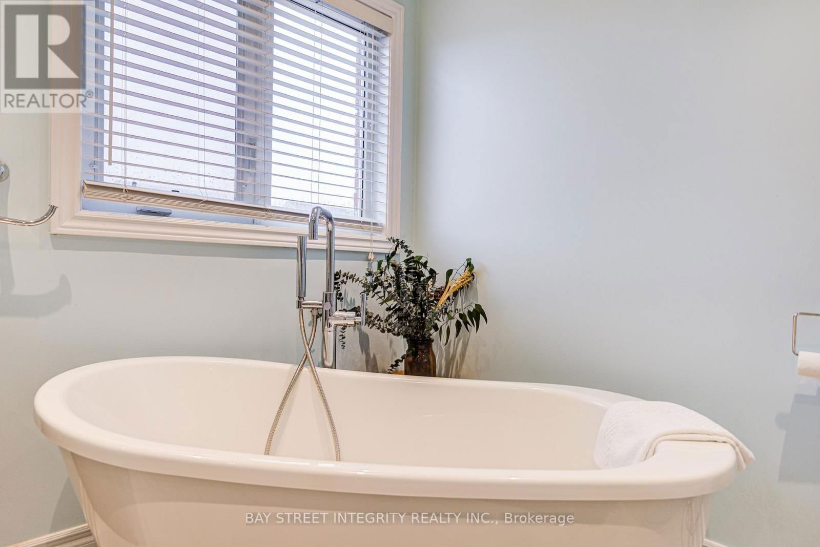 39 FORESTBROOK DRIVE Image 25