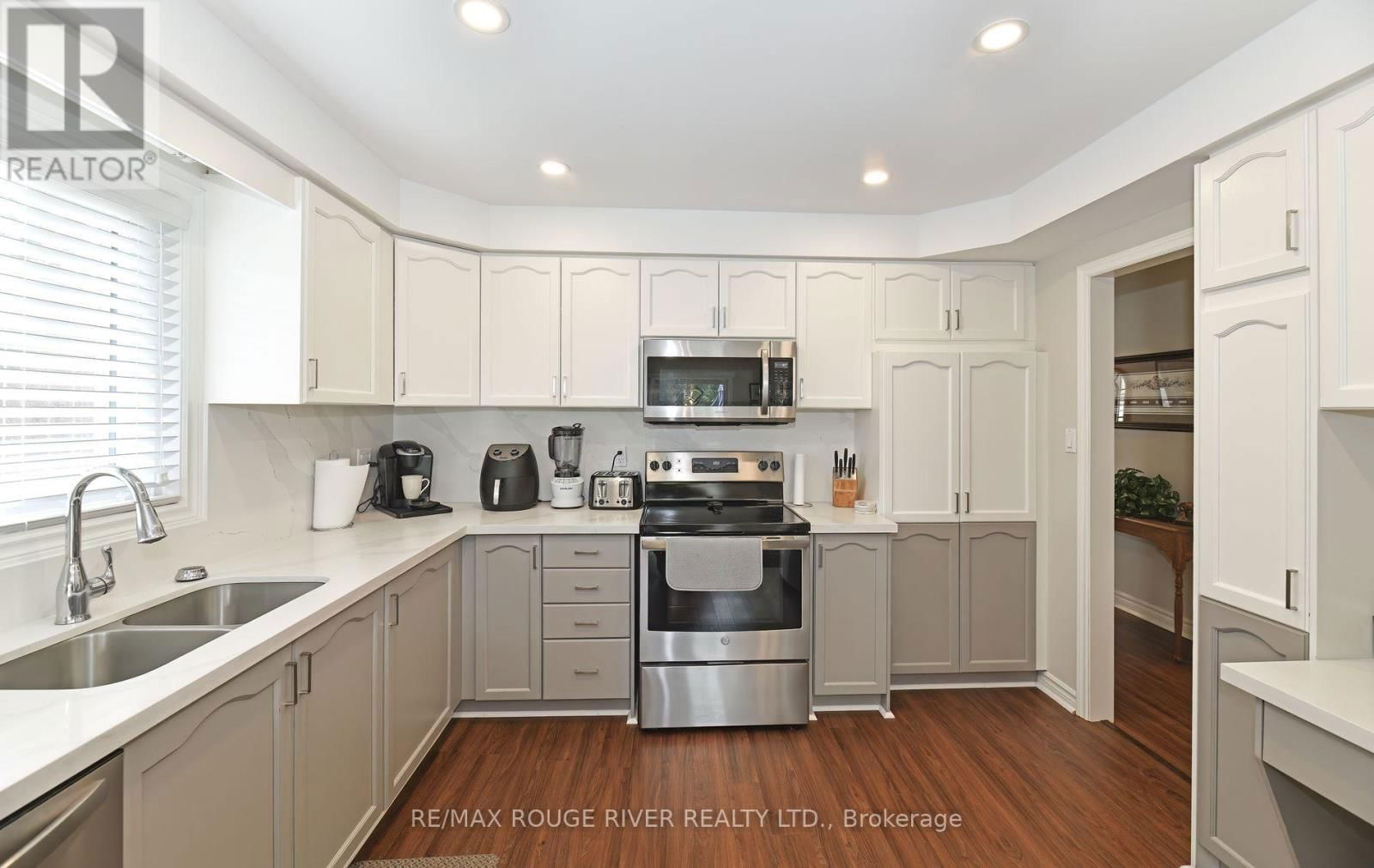 48 ENZO CRESCENT Image 12