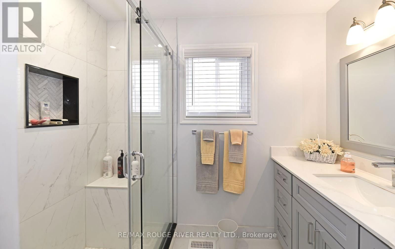 48 ENZO CRESCENT Image 17