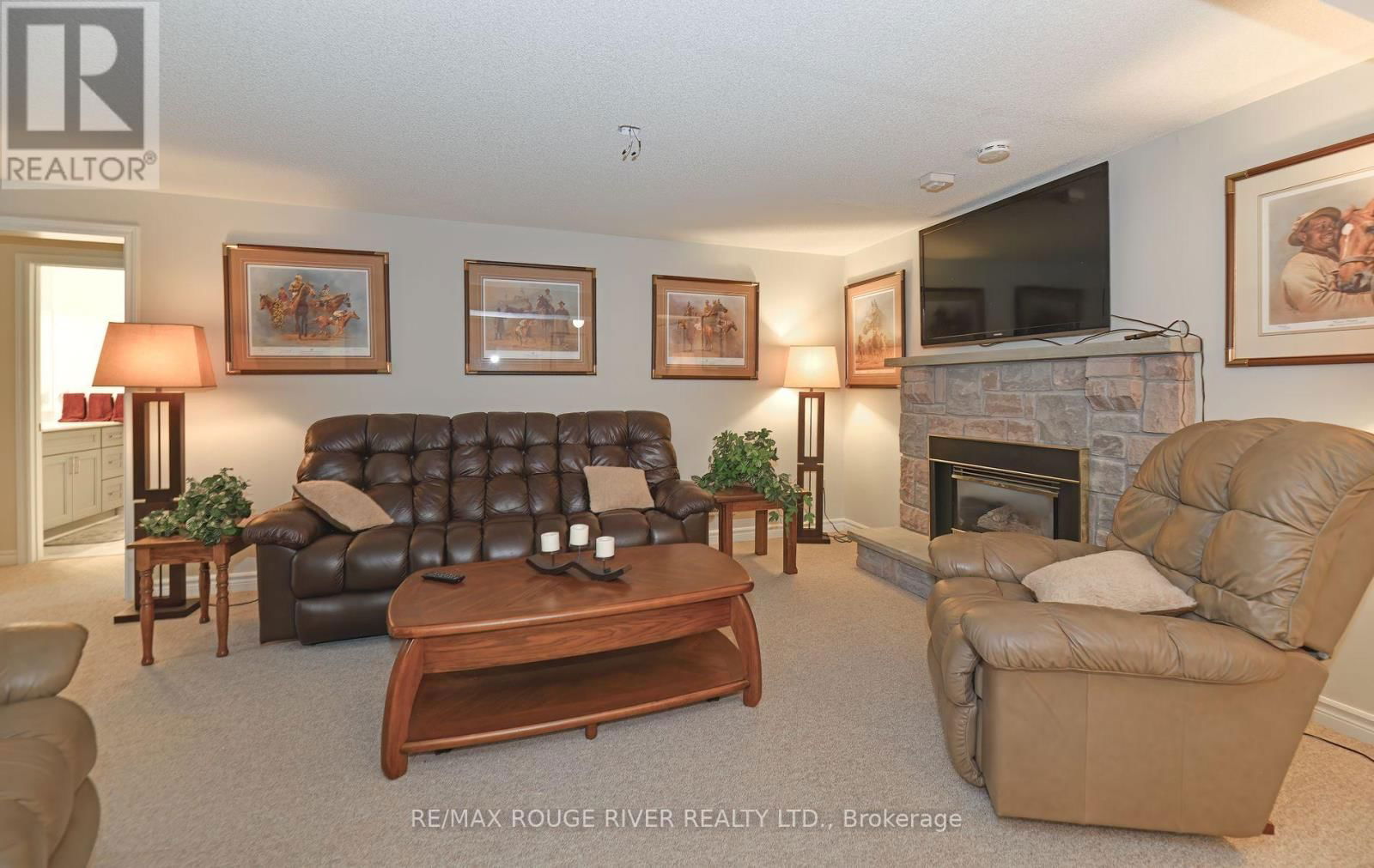 48 ENZO CRESCENT Image 21