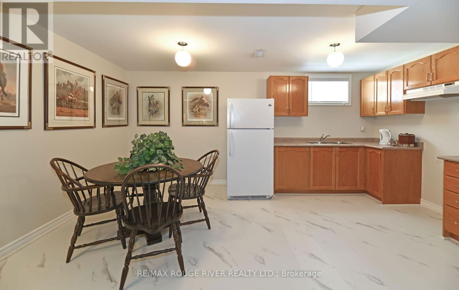 48 ENZO CRESCENT Image 22