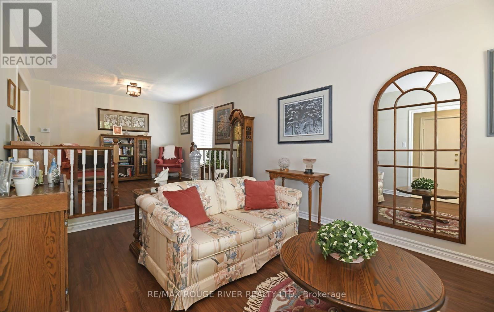 48 ENZO CRESCENT Image 5