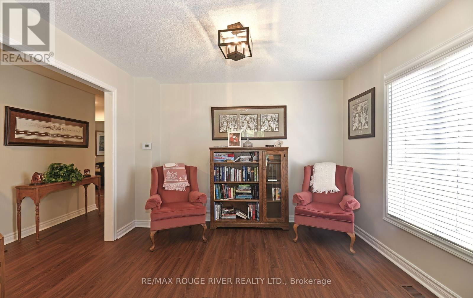 48 ENZO CRESCENT Image 6
