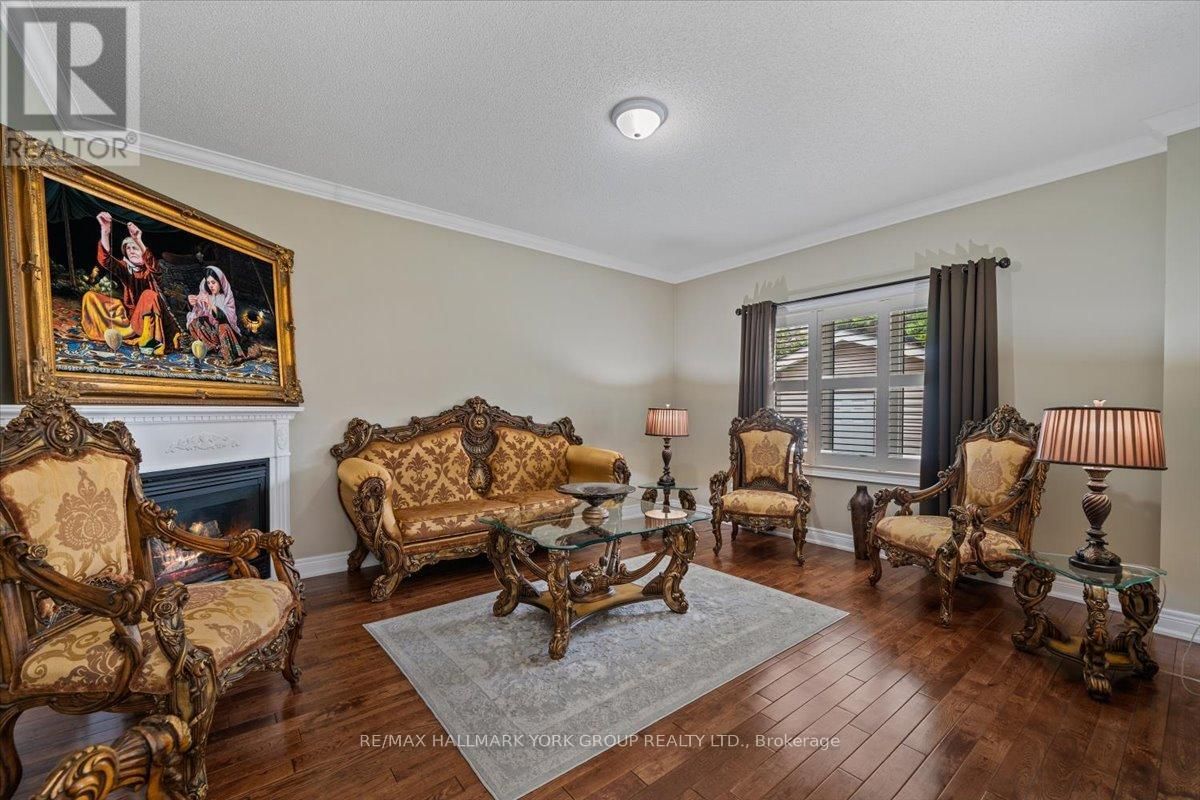 95 CHELSEA CRESCENT Image 12