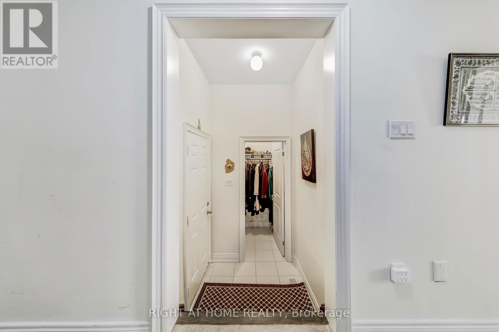 16 LASALLE LANE Image 28