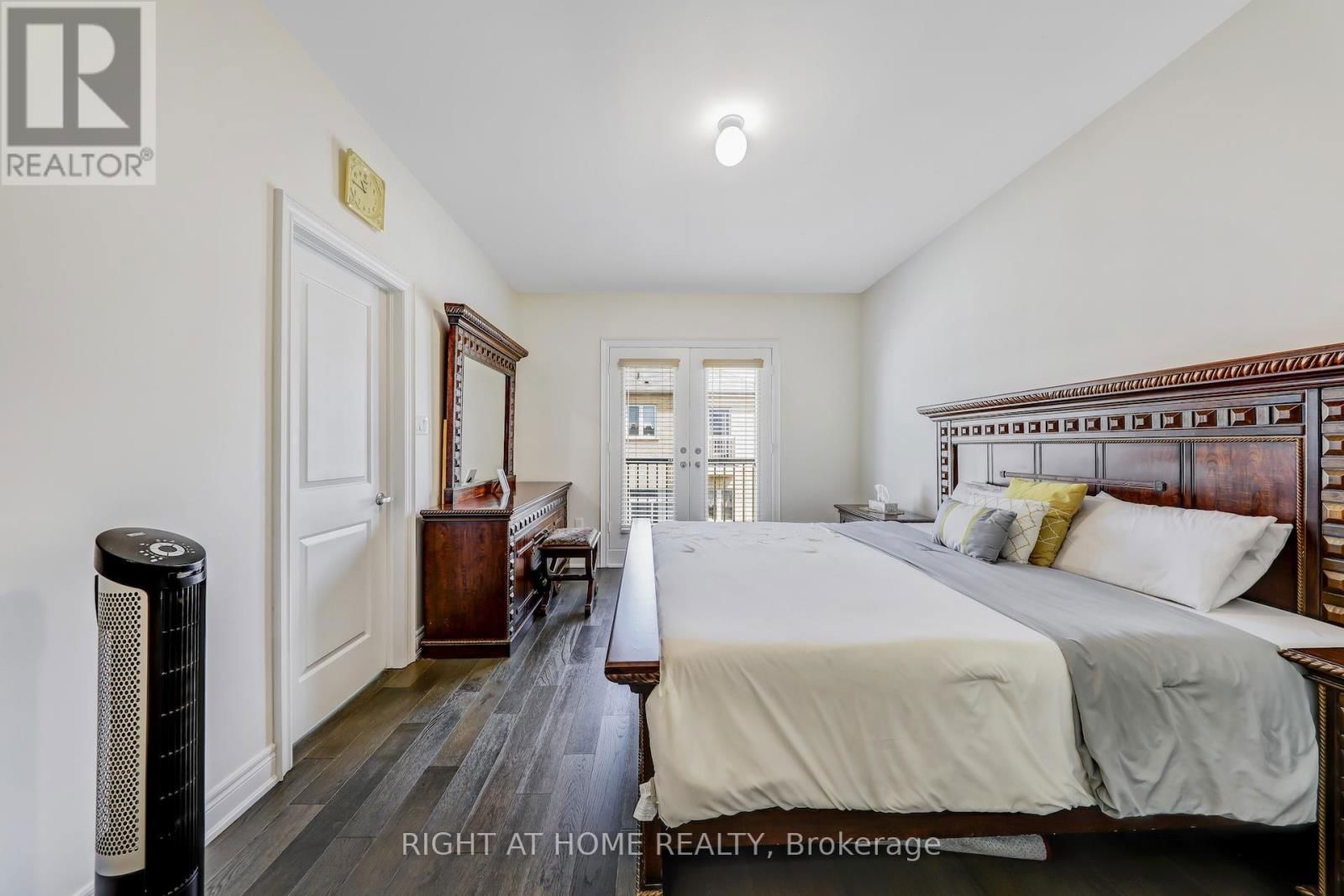 16 LASALLE LANE Image 33