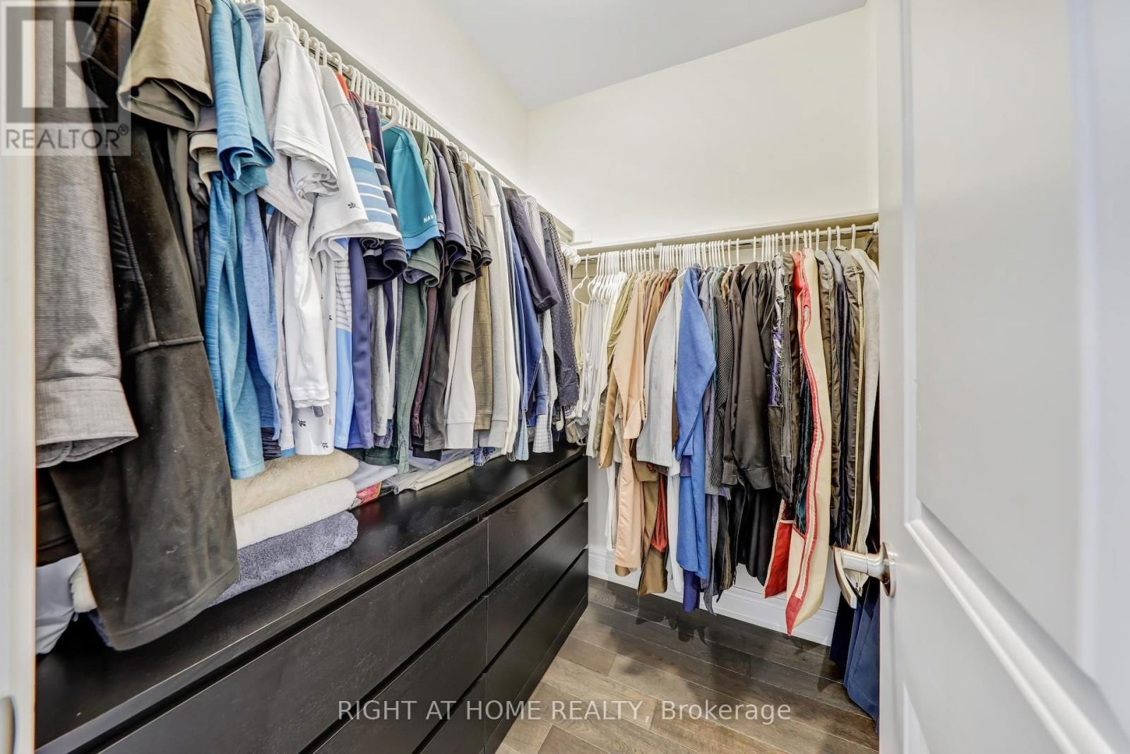 16 LASALLE LANE Image 36
