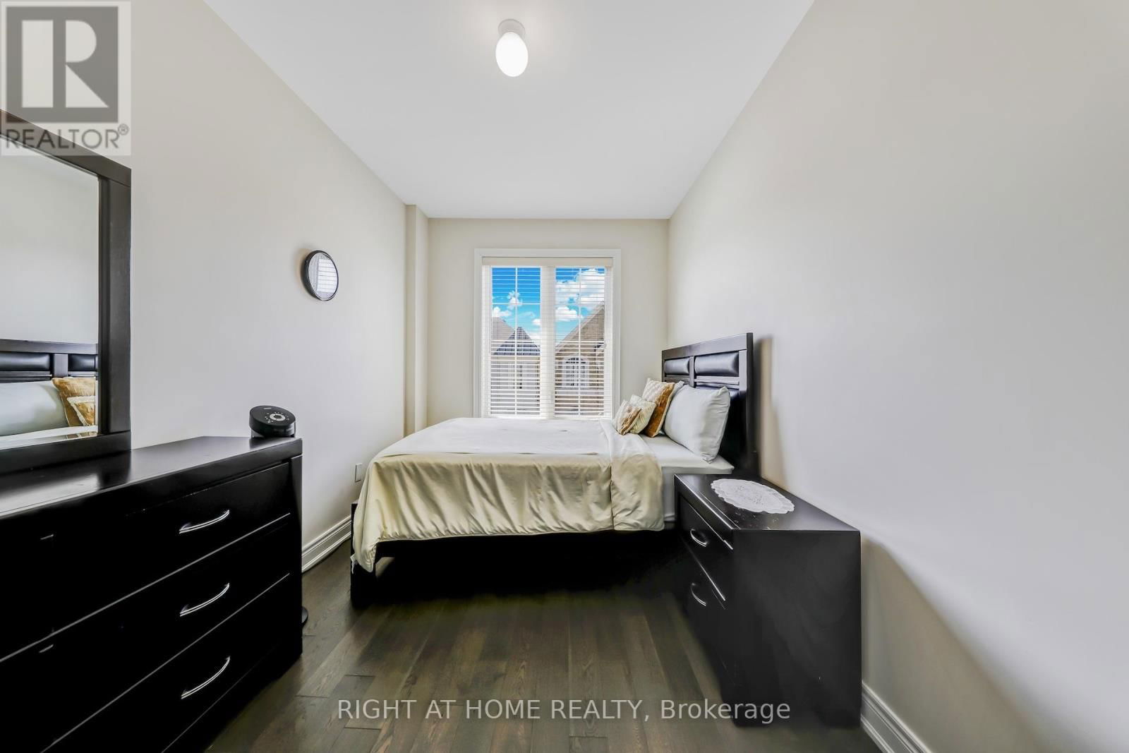 16 LASALLE LANE Image 40