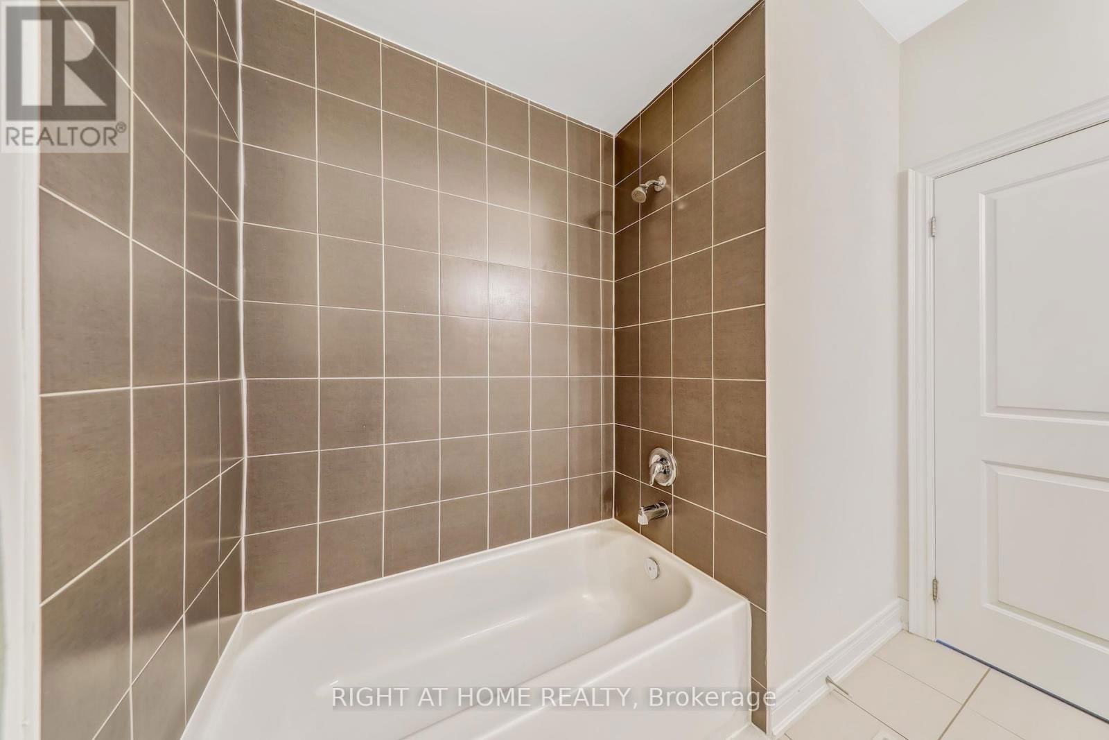 16 LASALLE LANE Image 45