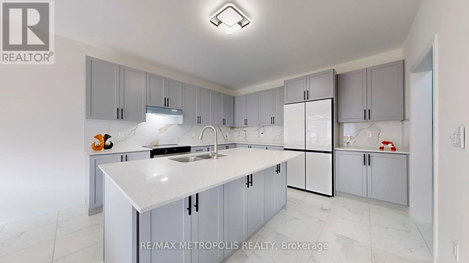 1315 DAVIS LOOP Image 11