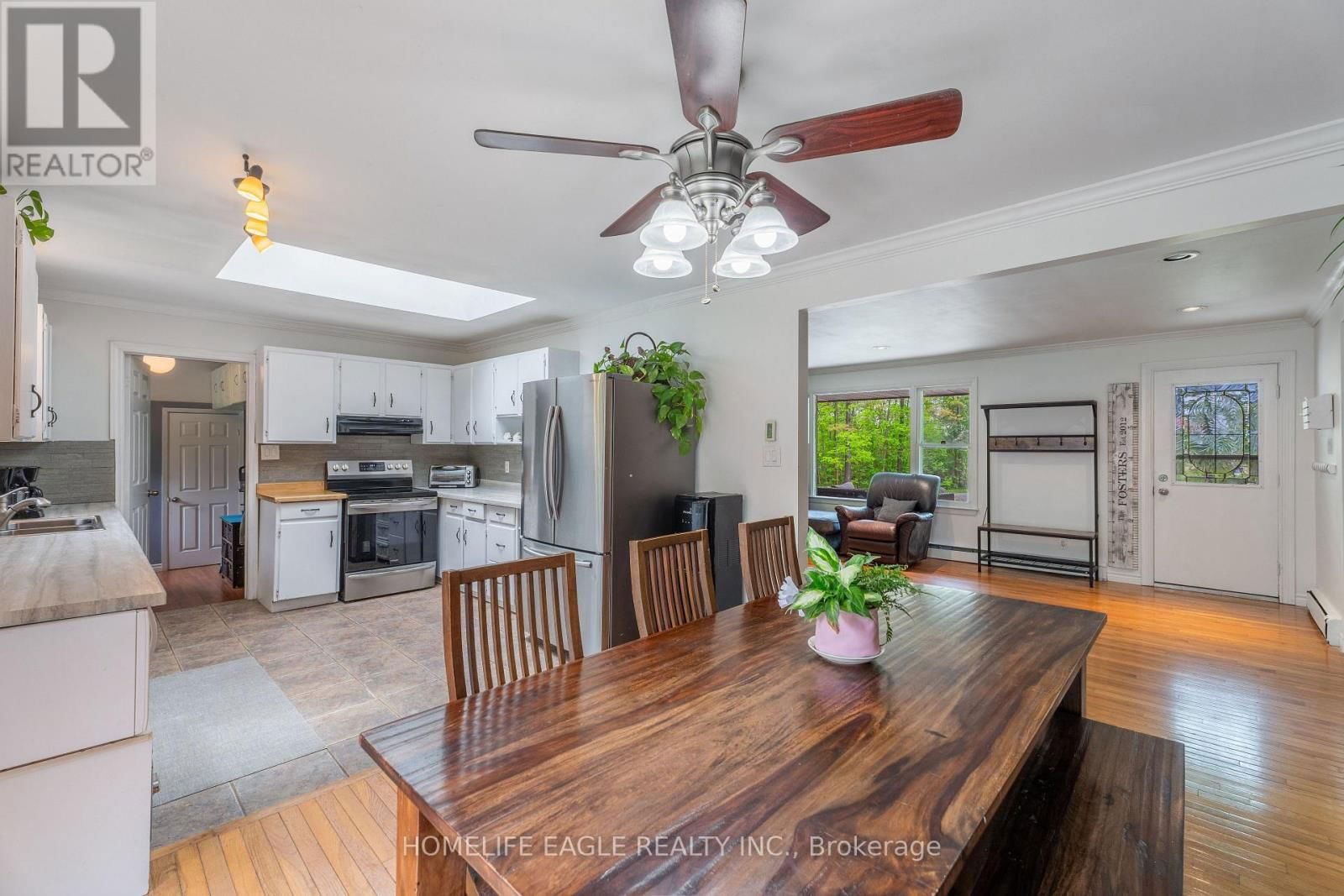 19341 BATHURST STREET Image 7